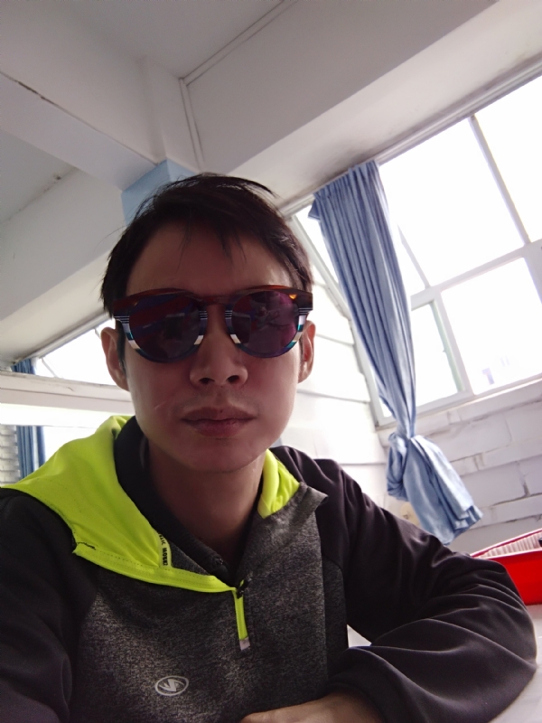 五华移民男的第一张照片--宁波相亲服务中心