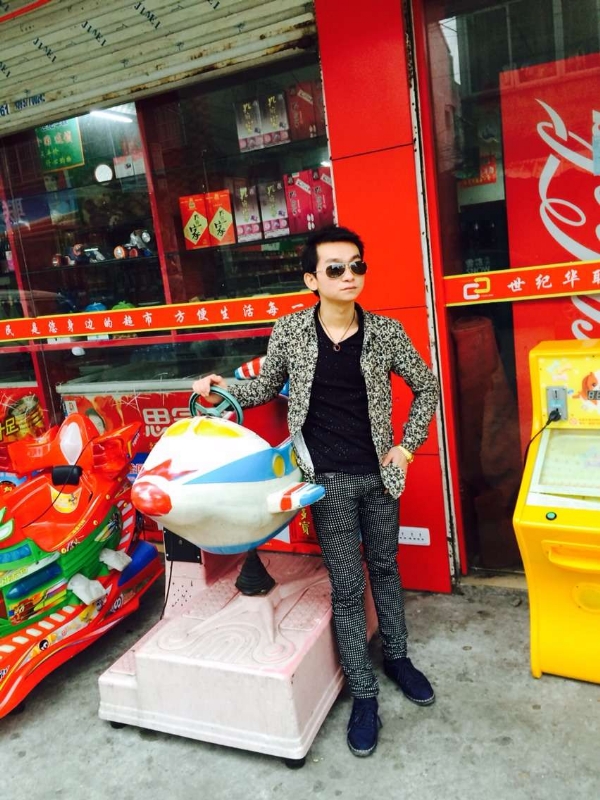 阳光帅气男嘉宾的第一张照片--宁波相亲服务中心