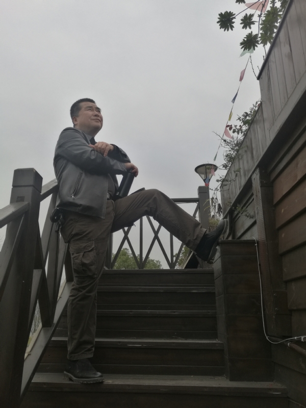 孤单背影的第一张照片--宁波相亲服务中心