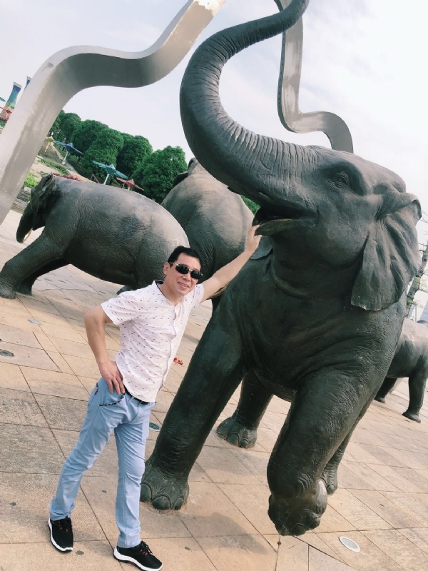 朝望大海的第三张照片--宁波相亲服务中心