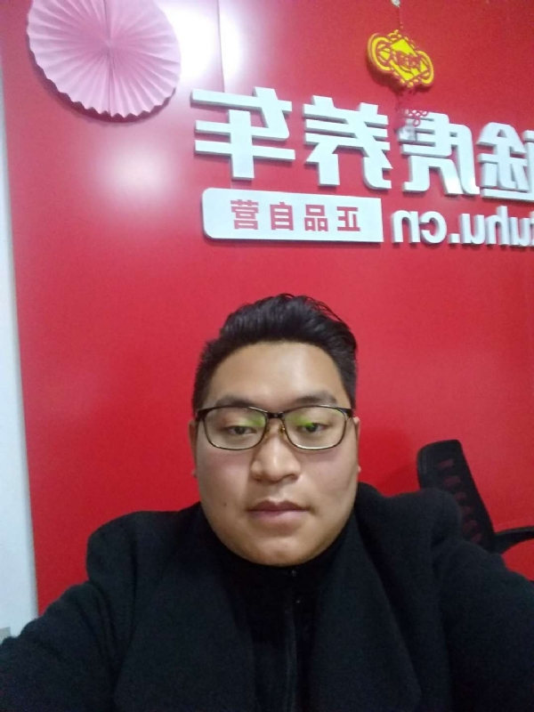 向上倾斜45度的第一张照片--宁波相亲服务中心