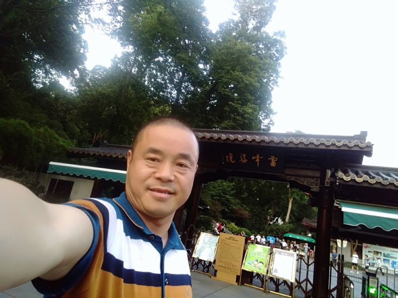 夏雨晨紫的第一张照片--宁波相亲服务中心