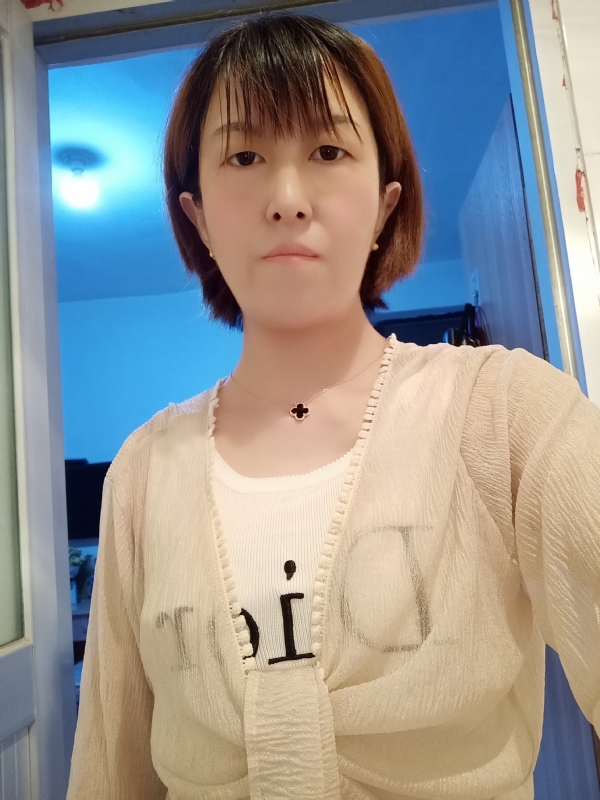 芬儿的第一张照片--宁波相亲服务中心