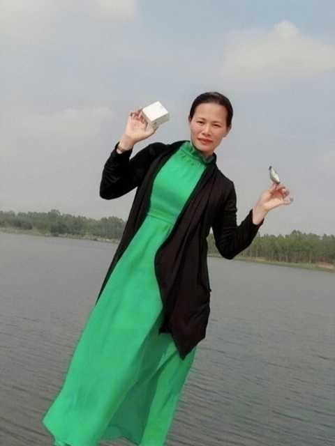 李梅的第三张照片--宁波相亲服务中心