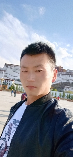 阳光下的小草的第一张照片--宁波相亲服务中心