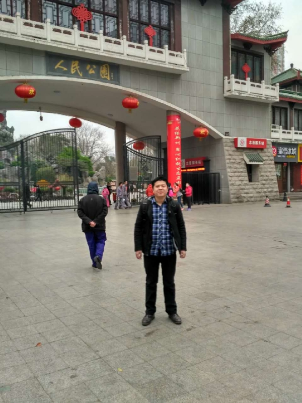 在奋斗的第一张照片--宁波相亲服务中心