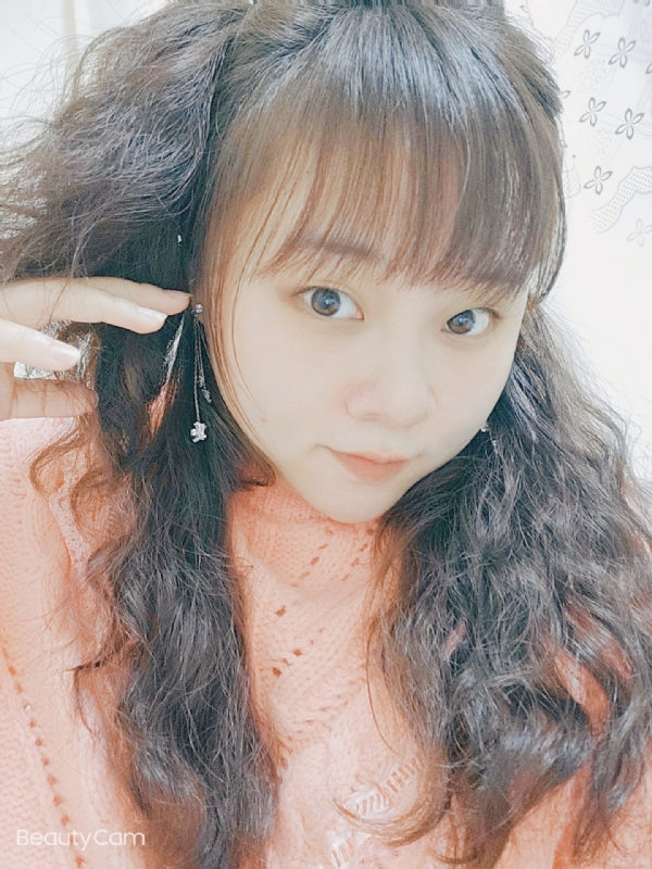 艾薇儿的第一张照片--宁波相亲服务中心