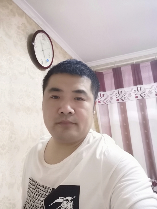 爱你的眼睛的第一张照片--宁波相亲服务中心