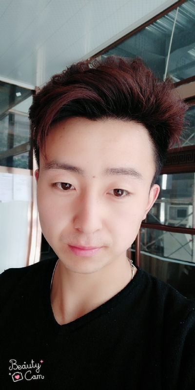 拼命微笑的第三张照片--宁波相亲服务中心