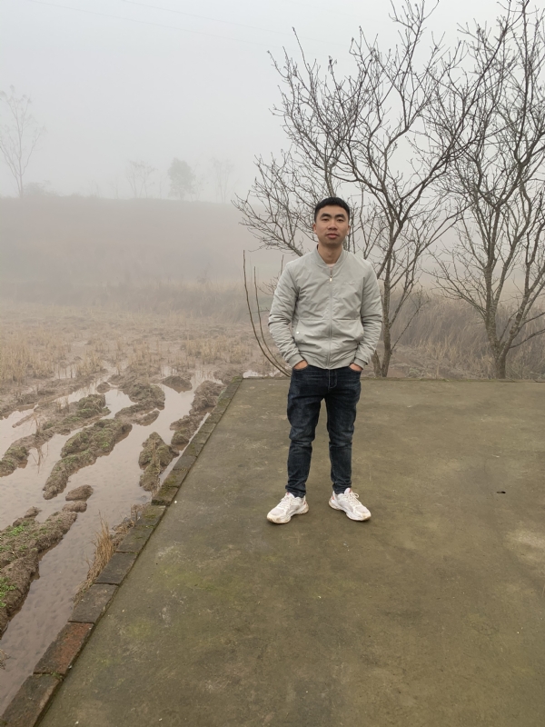 迷路的小猪的第一张照片--宁波相亲服务中心