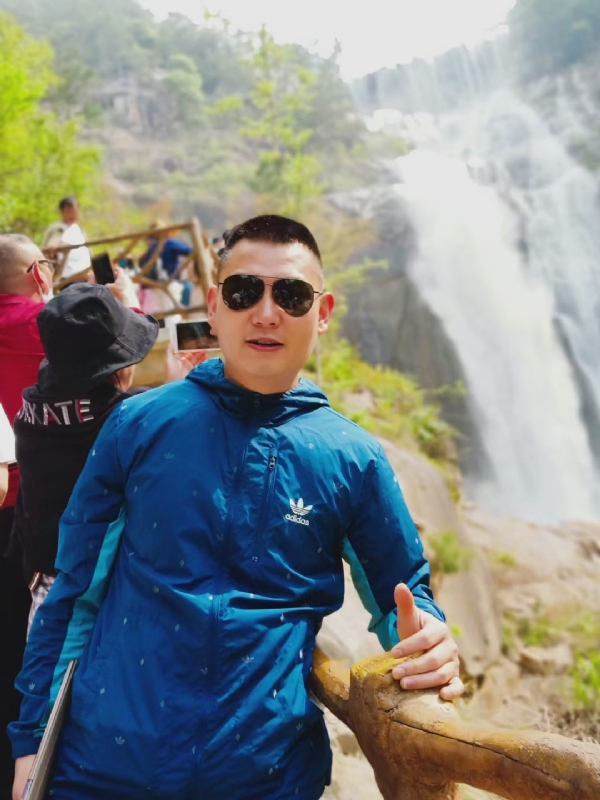 钟爱一生的第一张照片--宁波相亲服务中心