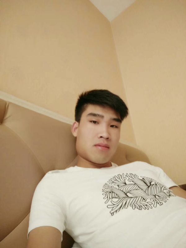 谁不曾孤单上路的第一张照片--宁波相亲服务中心