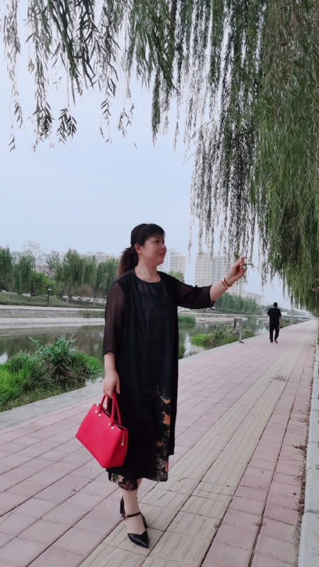 周本玲的第一张照片--宁波相亲服务中心