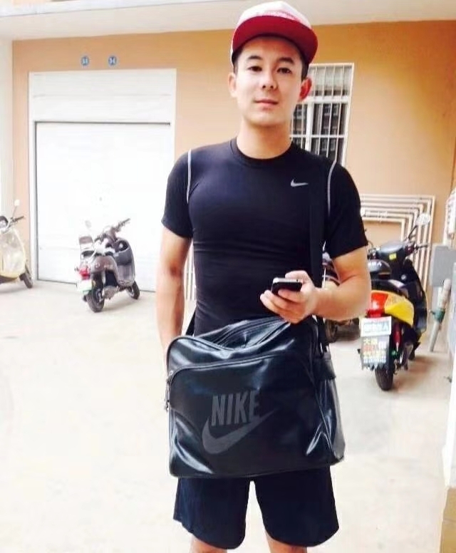 花花是只狗的第一张照片--宁波相亲服务中心