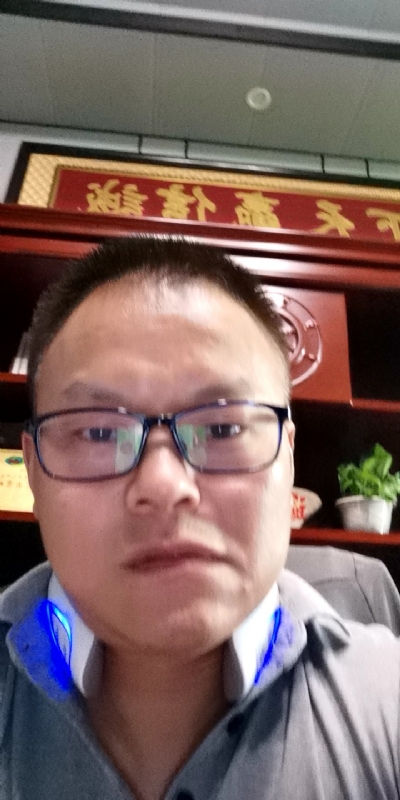 模具工匠的第一张照片--宁波相亲服务中心