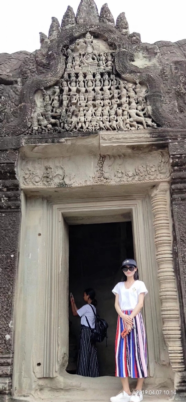 桃花与酒的第三张照片--宁波相亲服务中心