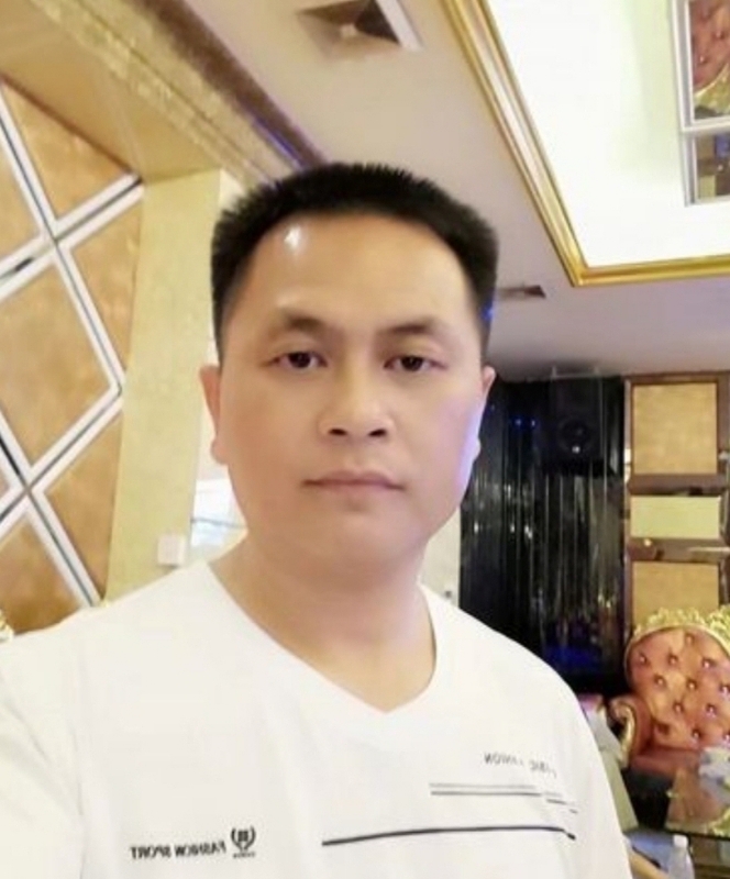 小梁的第二张照片--宁波相亲服务中心