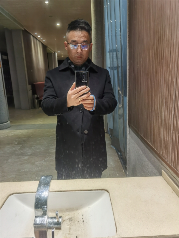 孤独尘埃的第一张照片--宁波相亲服务中心