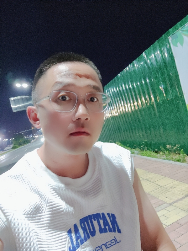 清风烈酒的第一张照片--宁波相亲服务中心