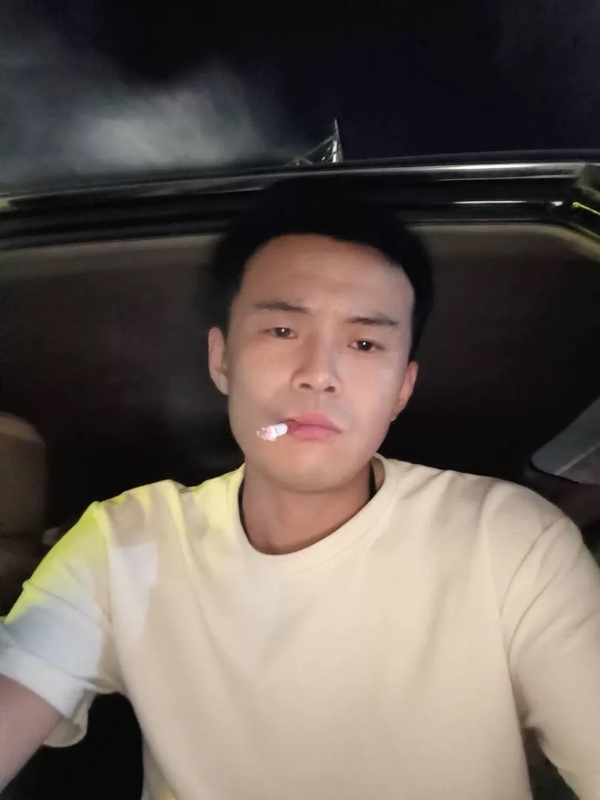 爱睡觉的土拨鼠的第一张照片--宁波相亲服务中心