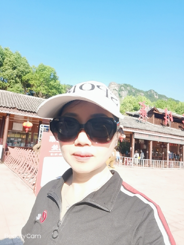 山百合的第一张照片--宁波相亲服务中心