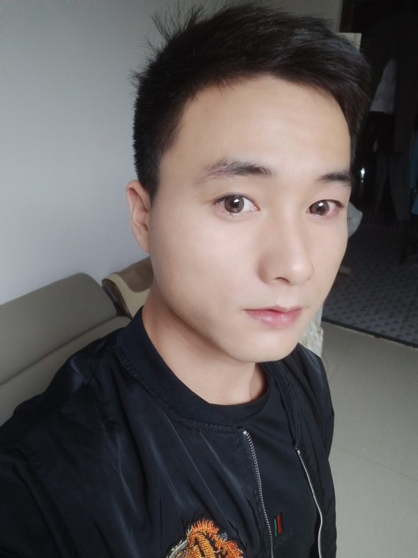 何凡的第三张照片--宁波相亲服务中心