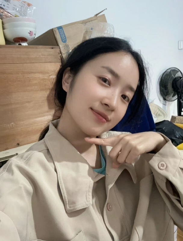 多喝热水的第二张照片--宁波相亲服务中心