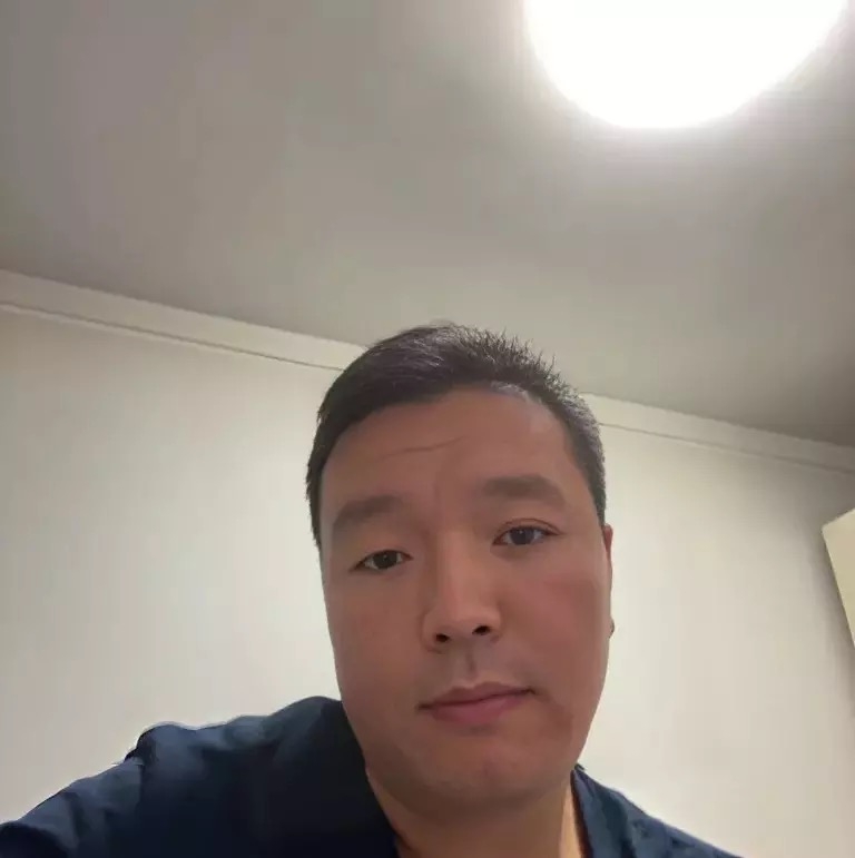 穿唐装的松鼠的第一张照片--宁波相亲服务中心