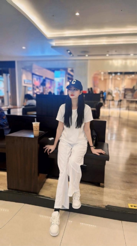 卖火柴的小女孩的第一张照片--宁波相亲服务中心