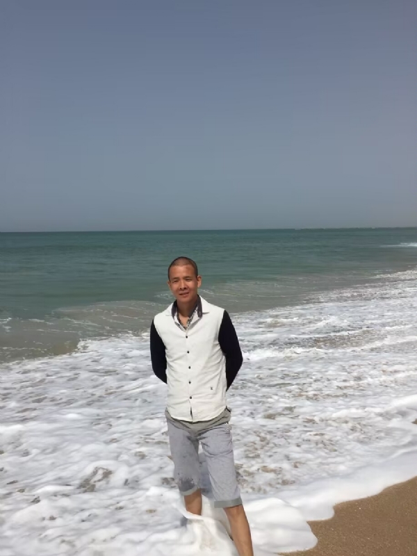 飞雪飘零的第二张照片--宁波相亲服务中心