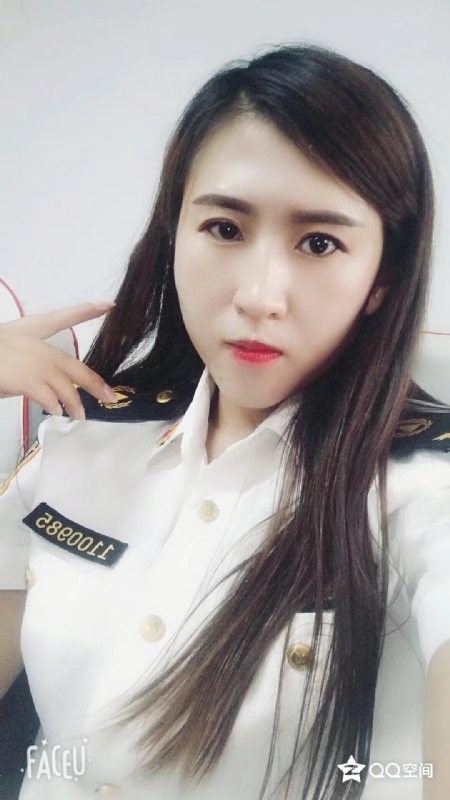 彤云密布的第二张照片--宁波相亲服务中心