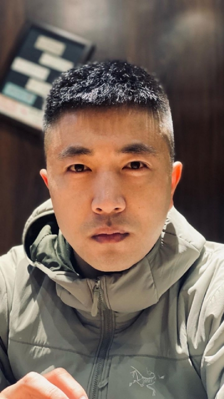 山中何缘的第一张照片--宁波相亲服务中心