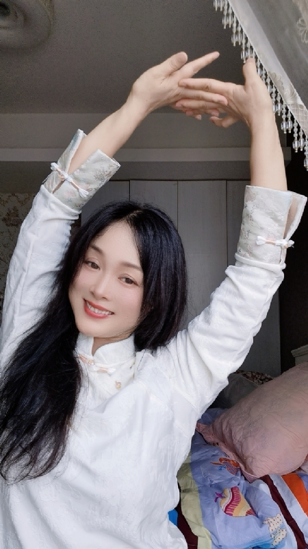 伊伊的第三张照片--宁波相亲服务中心