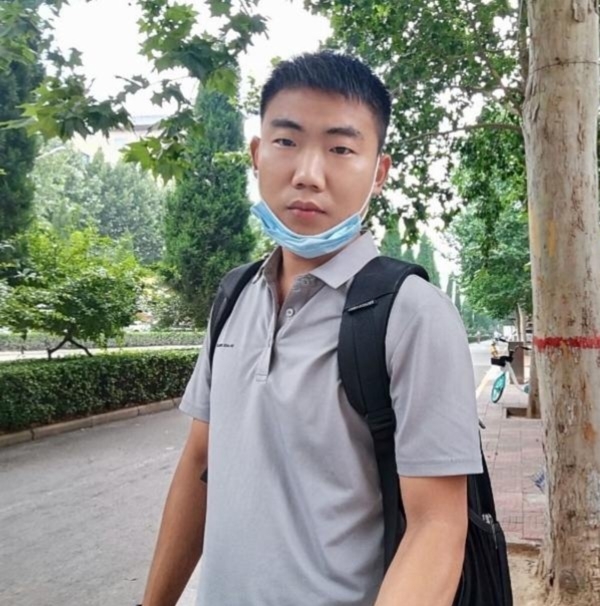 90年男征婚的第一张照片--宁波相亲服务中心