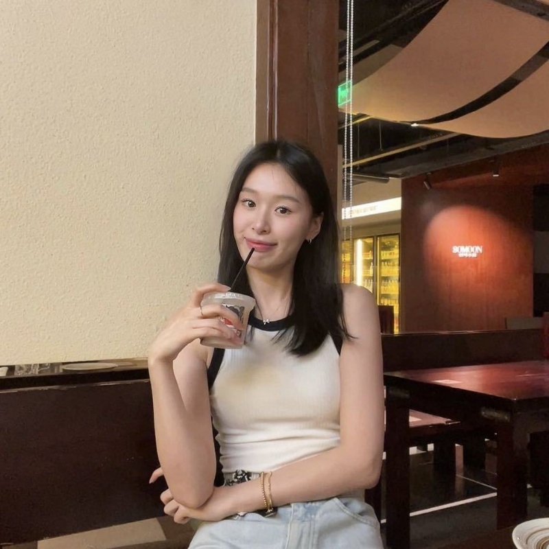 羽毛的第一张照片--宁波相亲服务中心