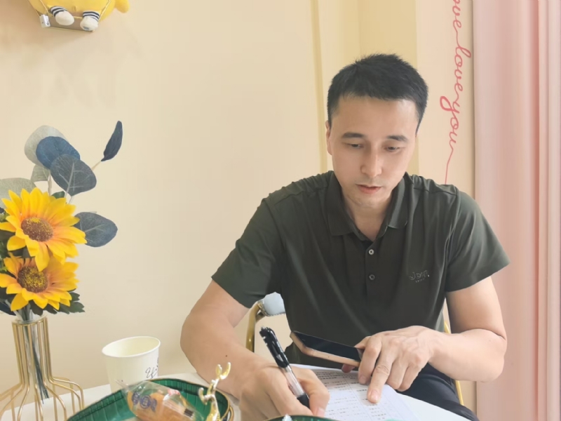 笑看一切的第二张照片--宁波相亲服务中心