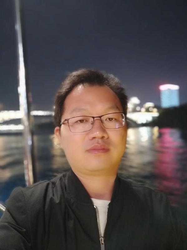 祝你平安的第一张照片--宁波相亲服务中心