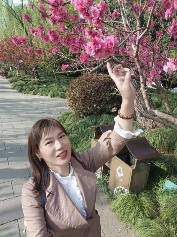 丽娜的第四张照片--宁波相亲服务中心