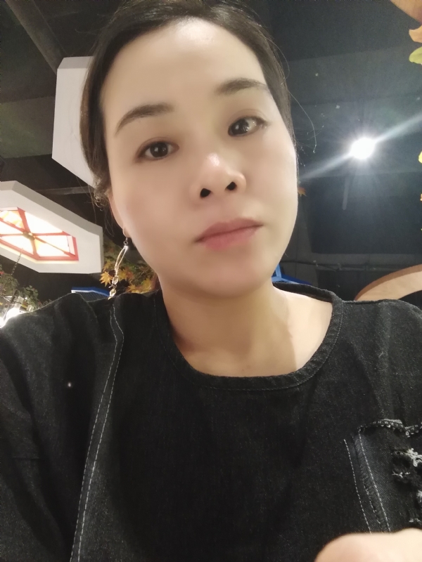喜欢黑巧的第一张照片--宁波相亲服务中心